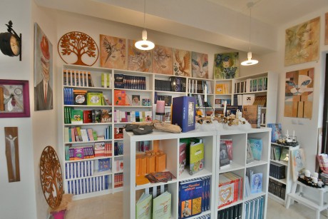 Legendus Alba - a Semmelweis kiadú új könyvesboltja Székesfehérváron